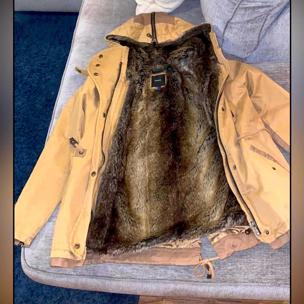 Forever 21 Women’s Faux Fur Parka Size SMALL